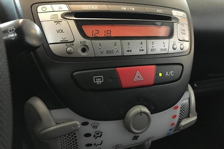Lilla Peugeot 107 fra 2013