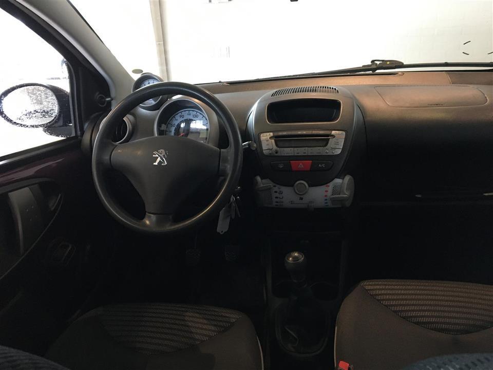 Lilla Peugeot 107 fra 2013