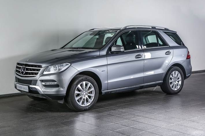 Grå Mercedes ML350 fra 2012