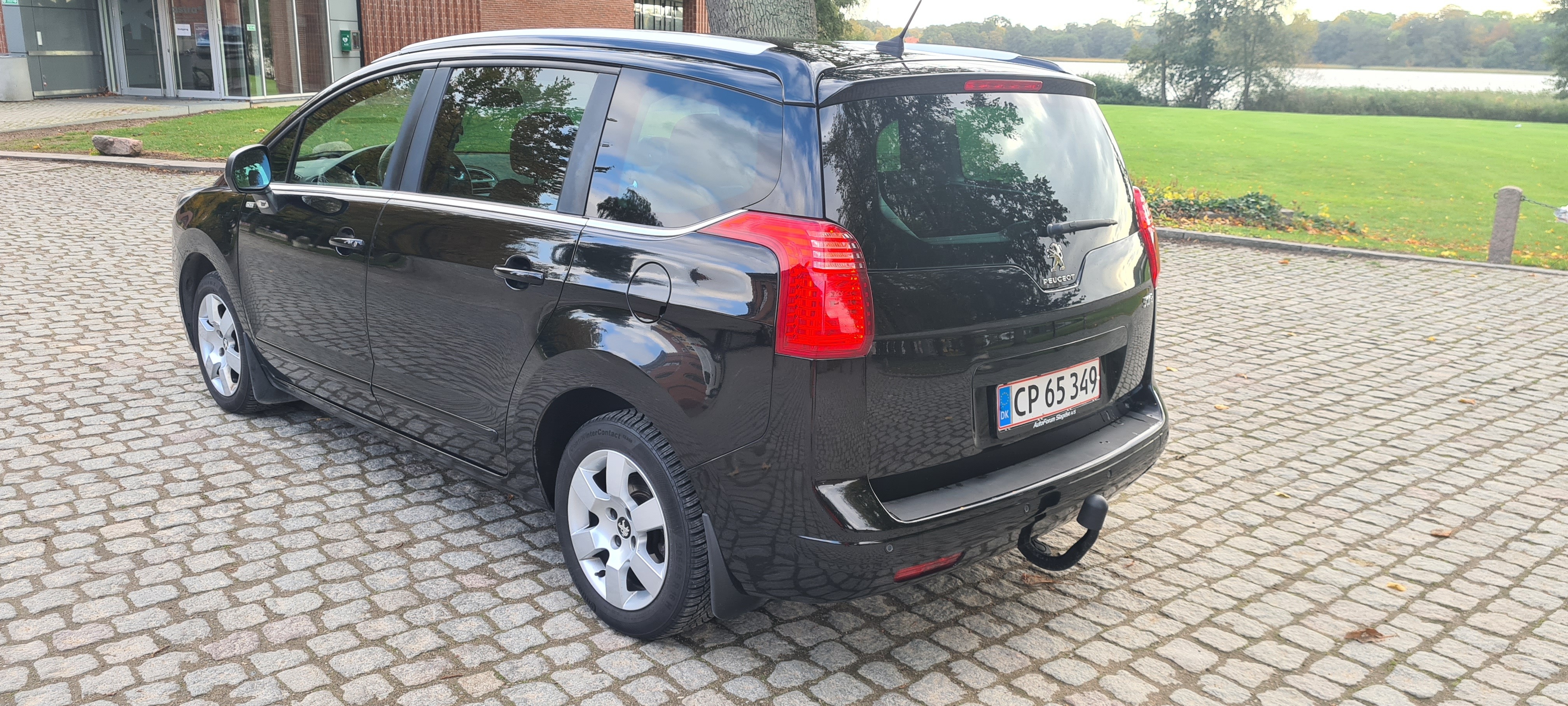 Sort Peugeot 5008 fra 2014