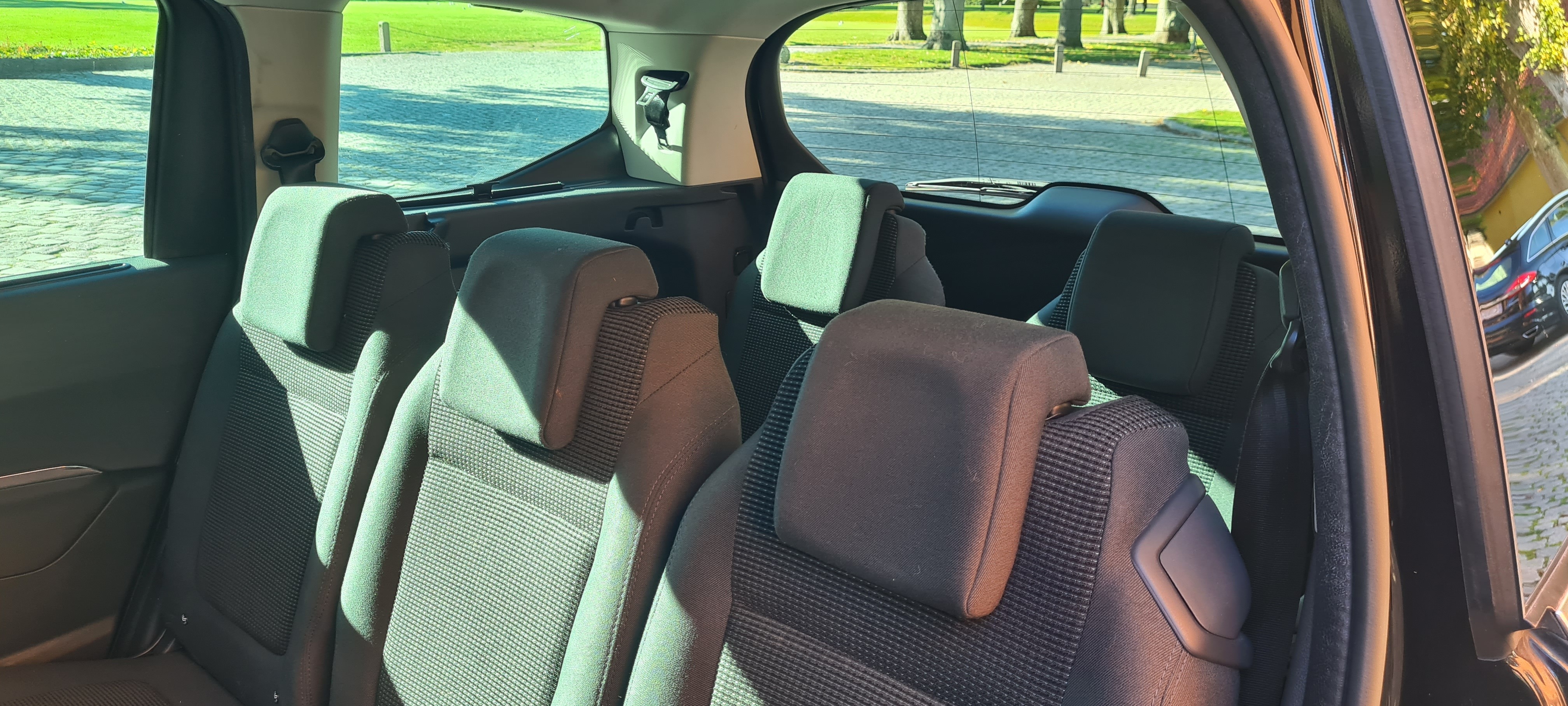 Sort Peugeot 5008 fra 2014