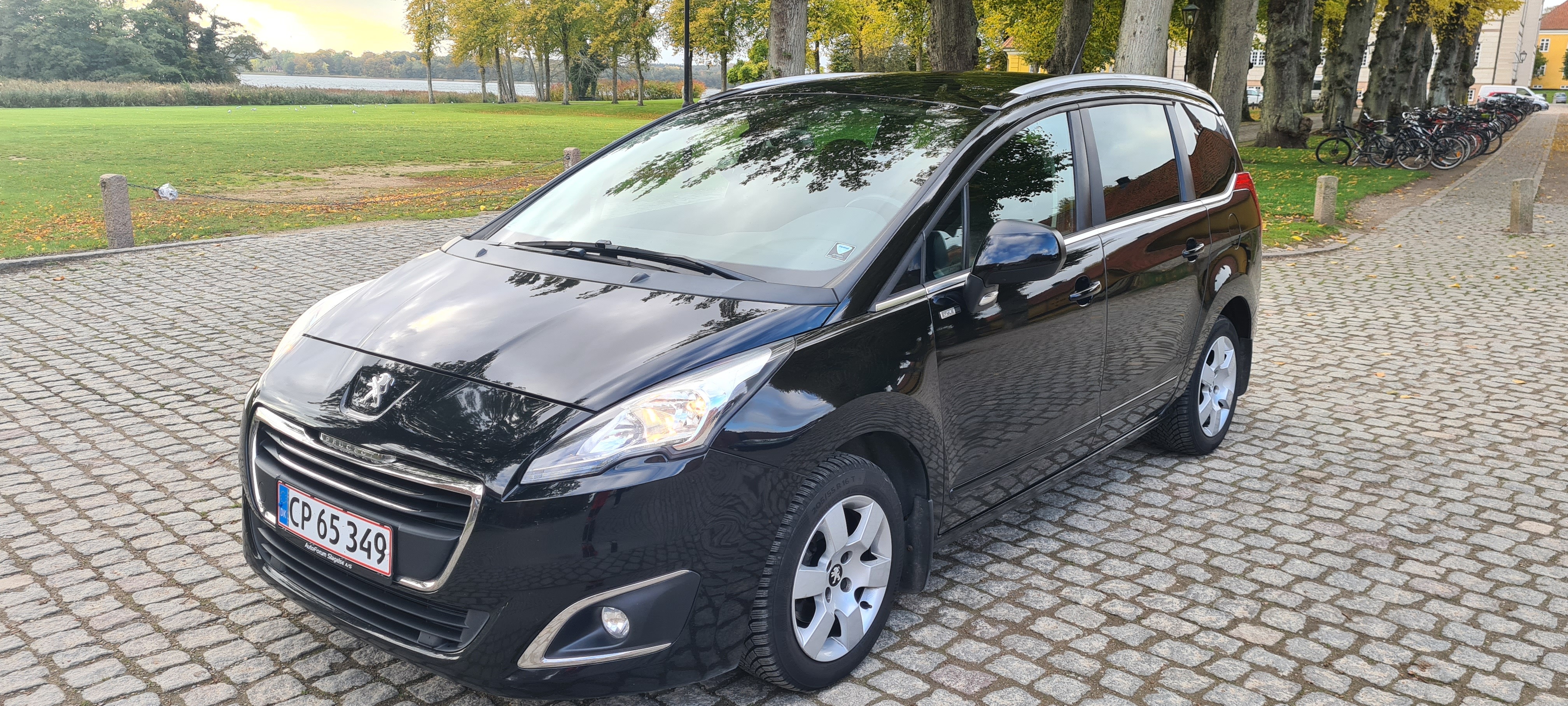 Sort Peugeot 5008 fra 2014