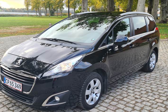 Sort Peugeot 5008 fra 2014