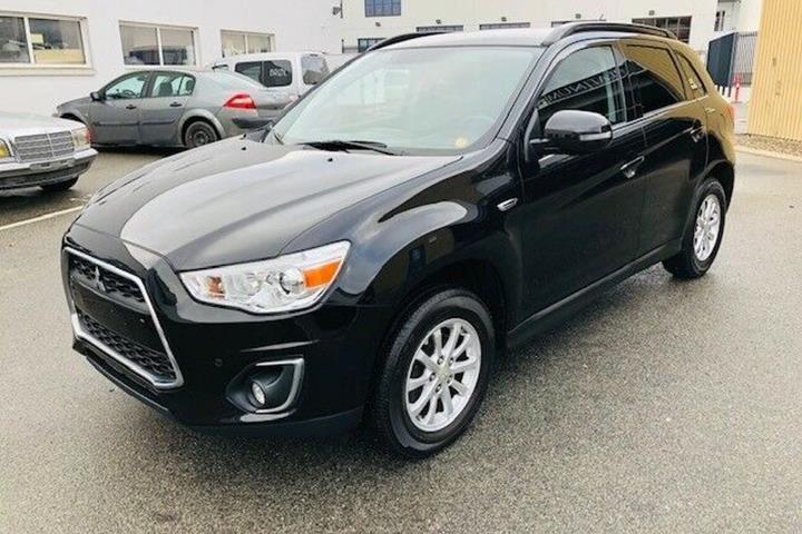 Grå Mitsubishi ASX fra 2015