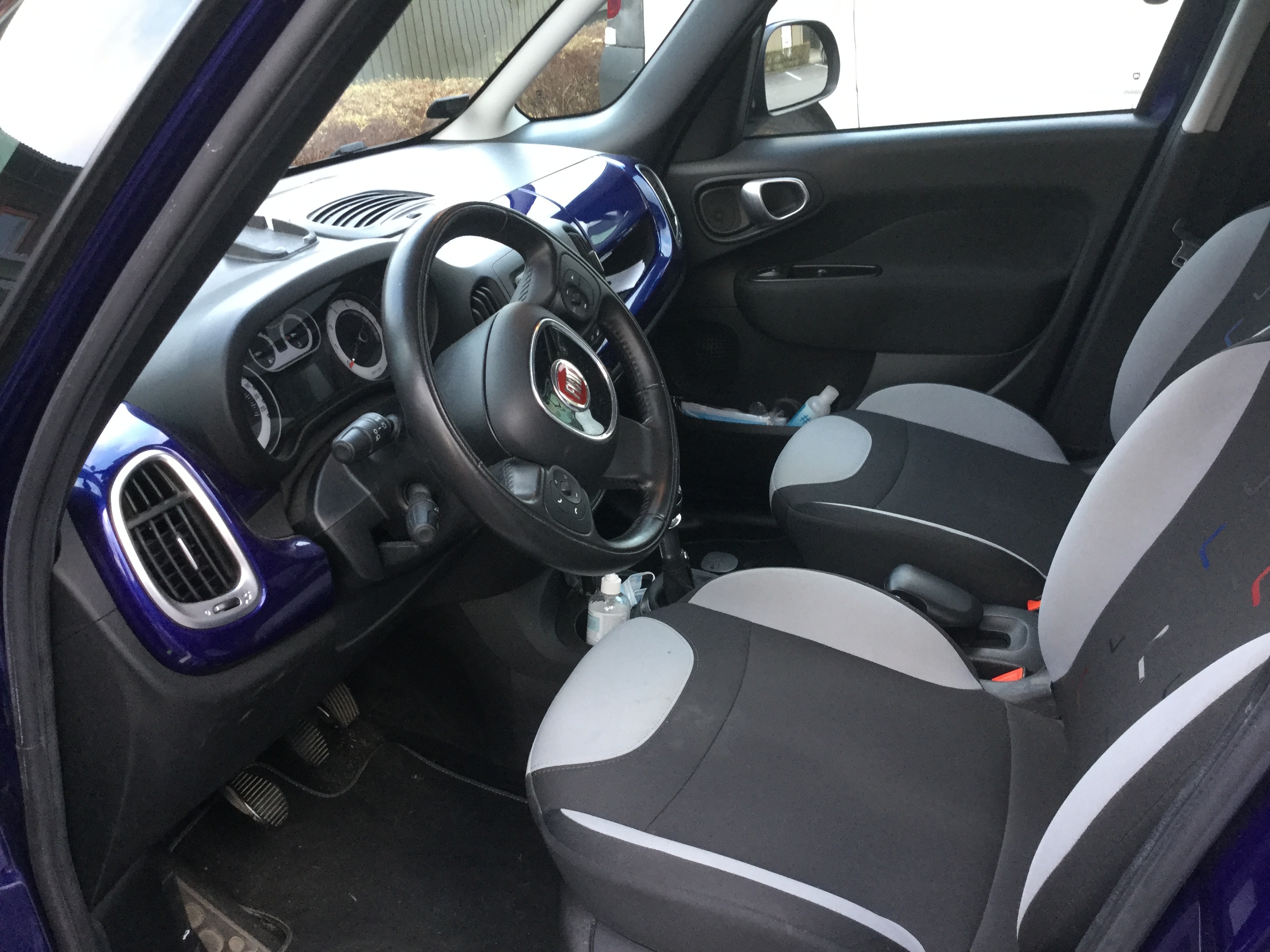 Blå Fiat 500L Living fra 2017
