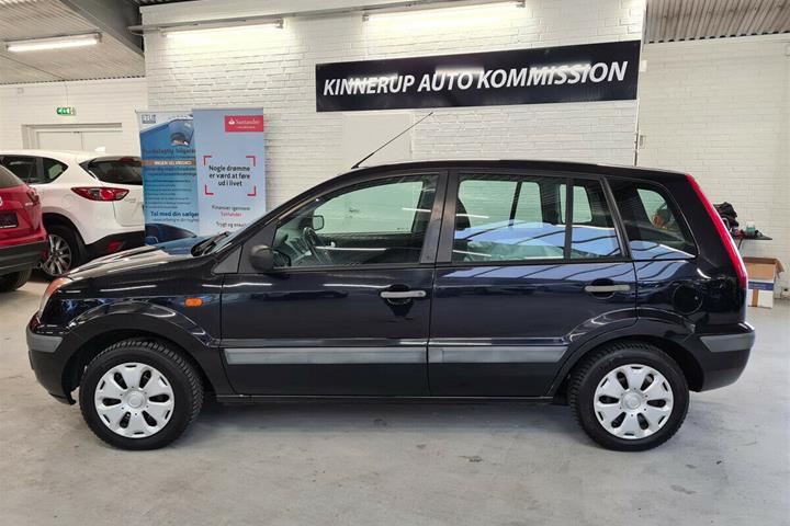 Grå Ford Fusion fra 2007