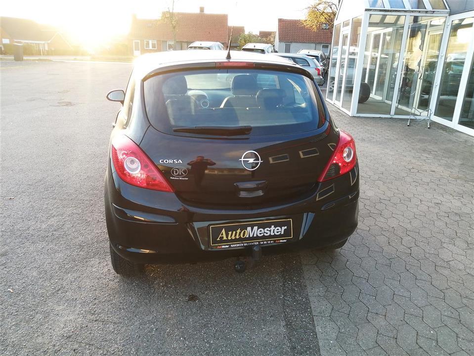 Brun Opel Corsa fra 2009
