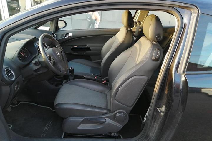Brun Opel Corsa fra 2009