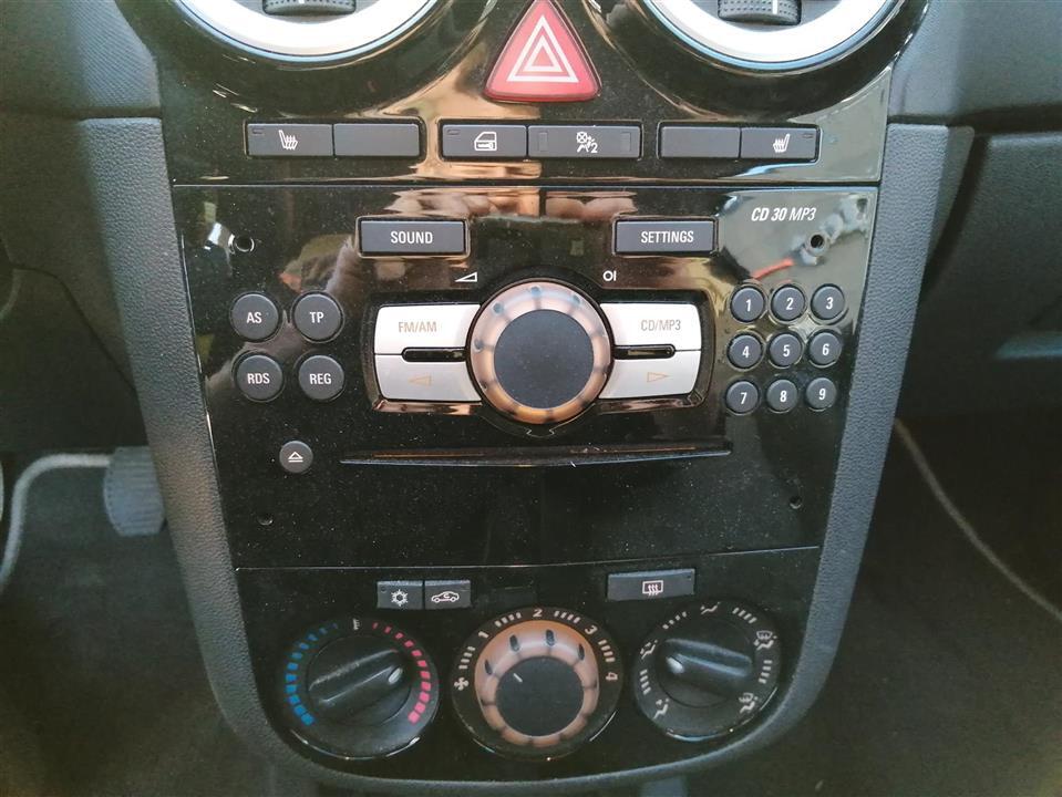 Brun Opel Corsa fra 2009
