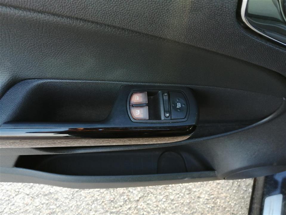 Brun Opel Corsa fra 2009