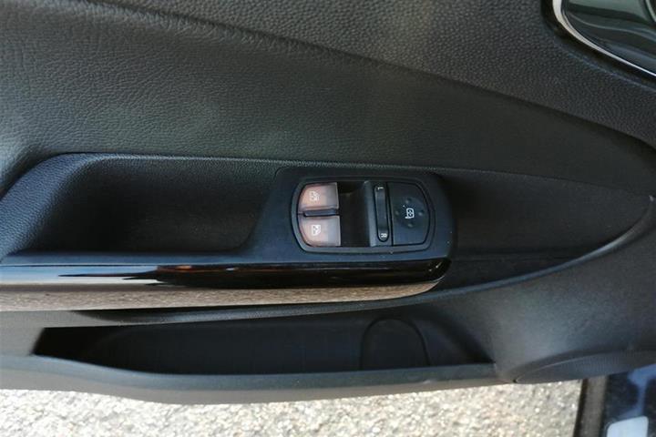 Brun Opel Corsa fra 2009