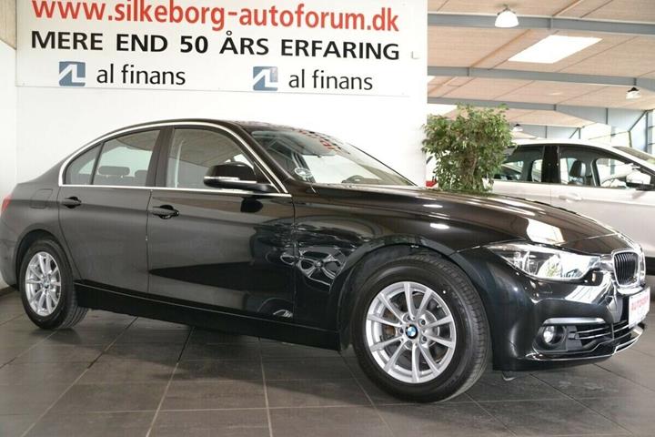 Grå BMW 320i fra 2018