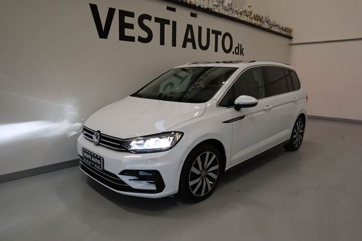 Hvid VW Touran fra 2017