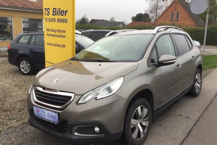 Grå Peugeot 2008 fra 2014