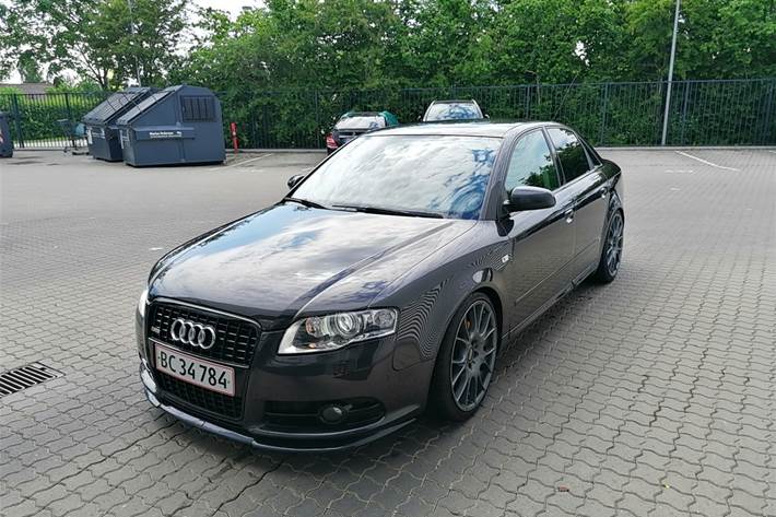 Grå Audi A4 fra 2007