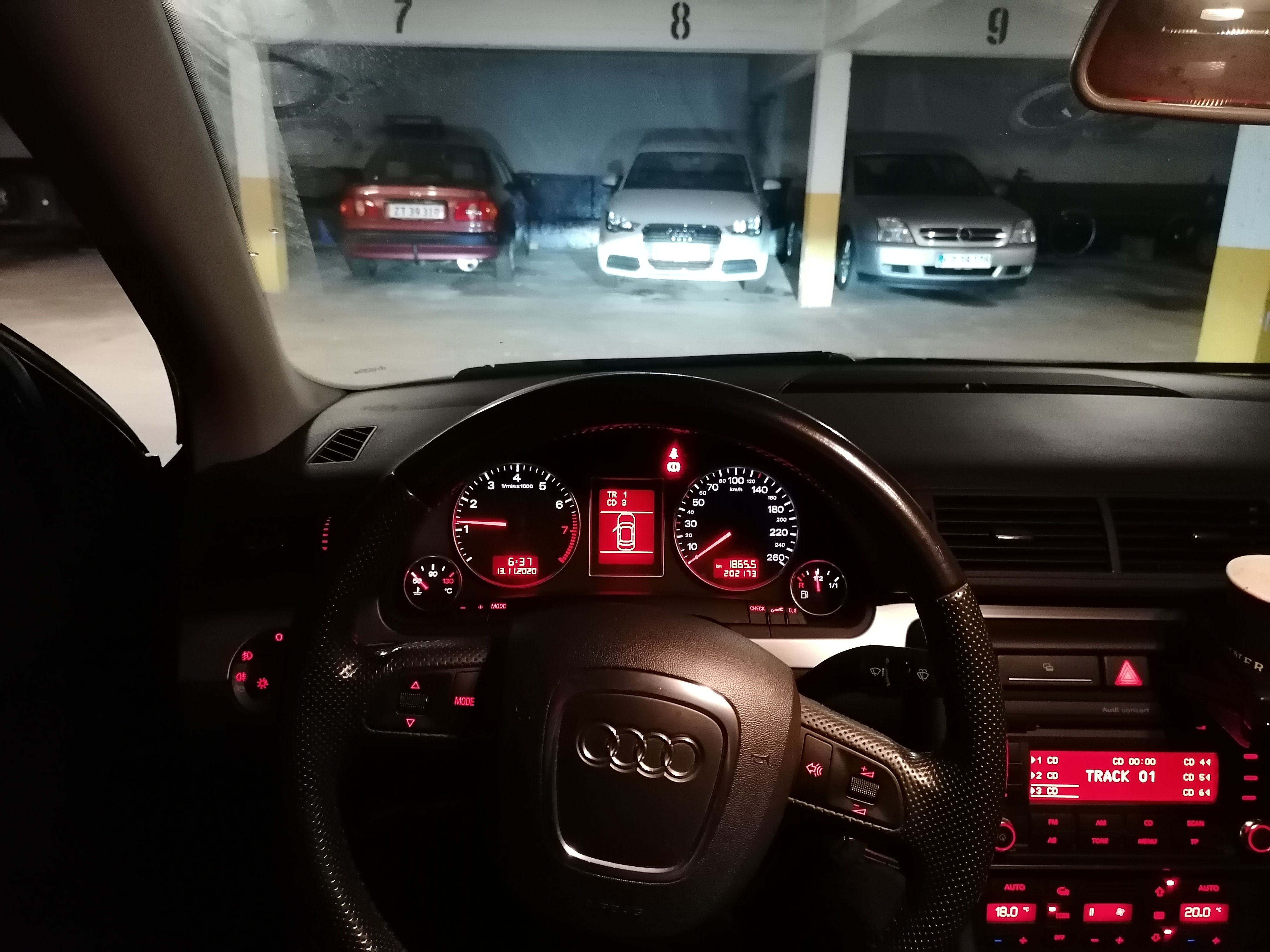 Grå Audi A4 fra 2007