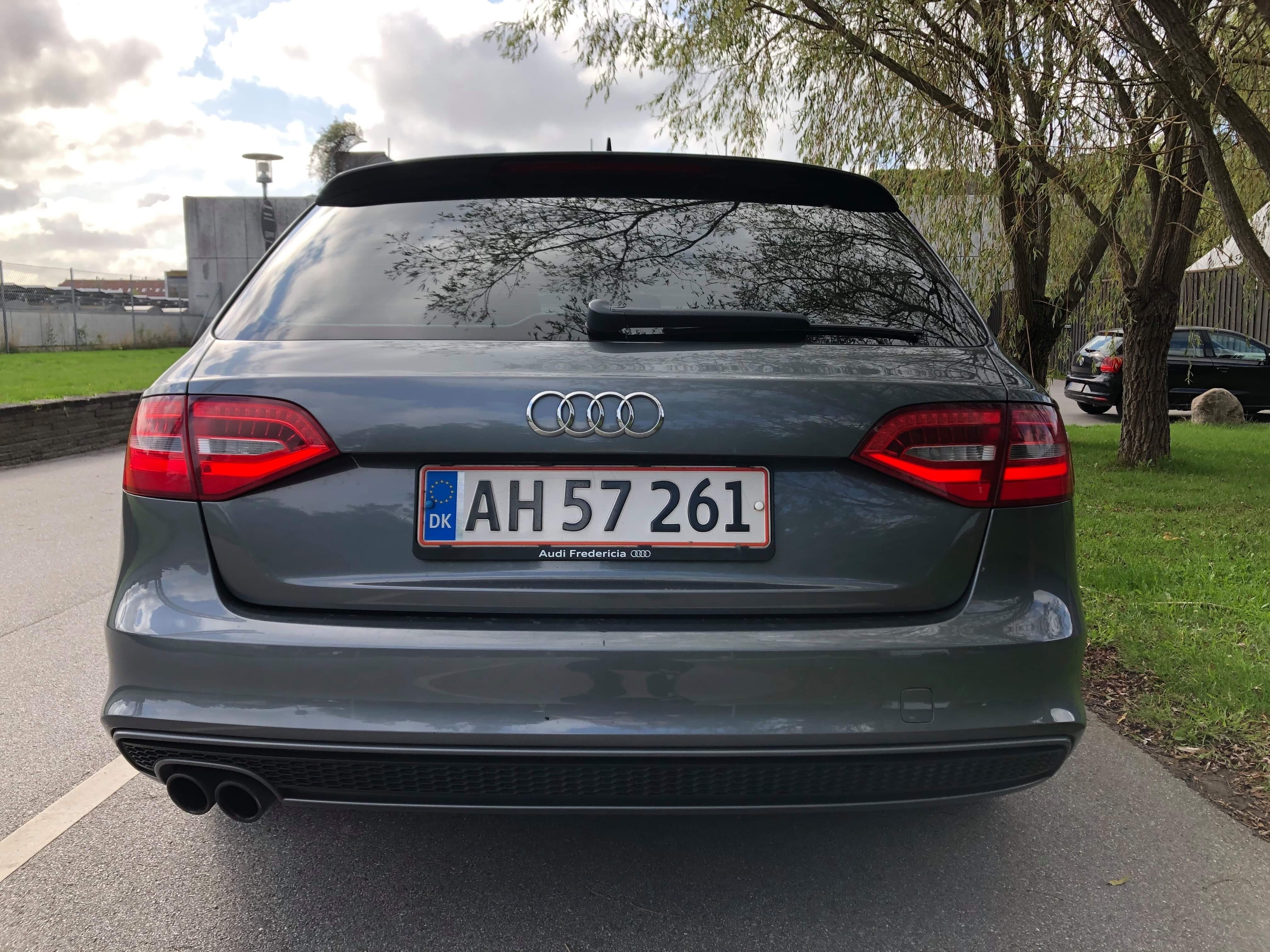 Grå Audi A4 fra 2014