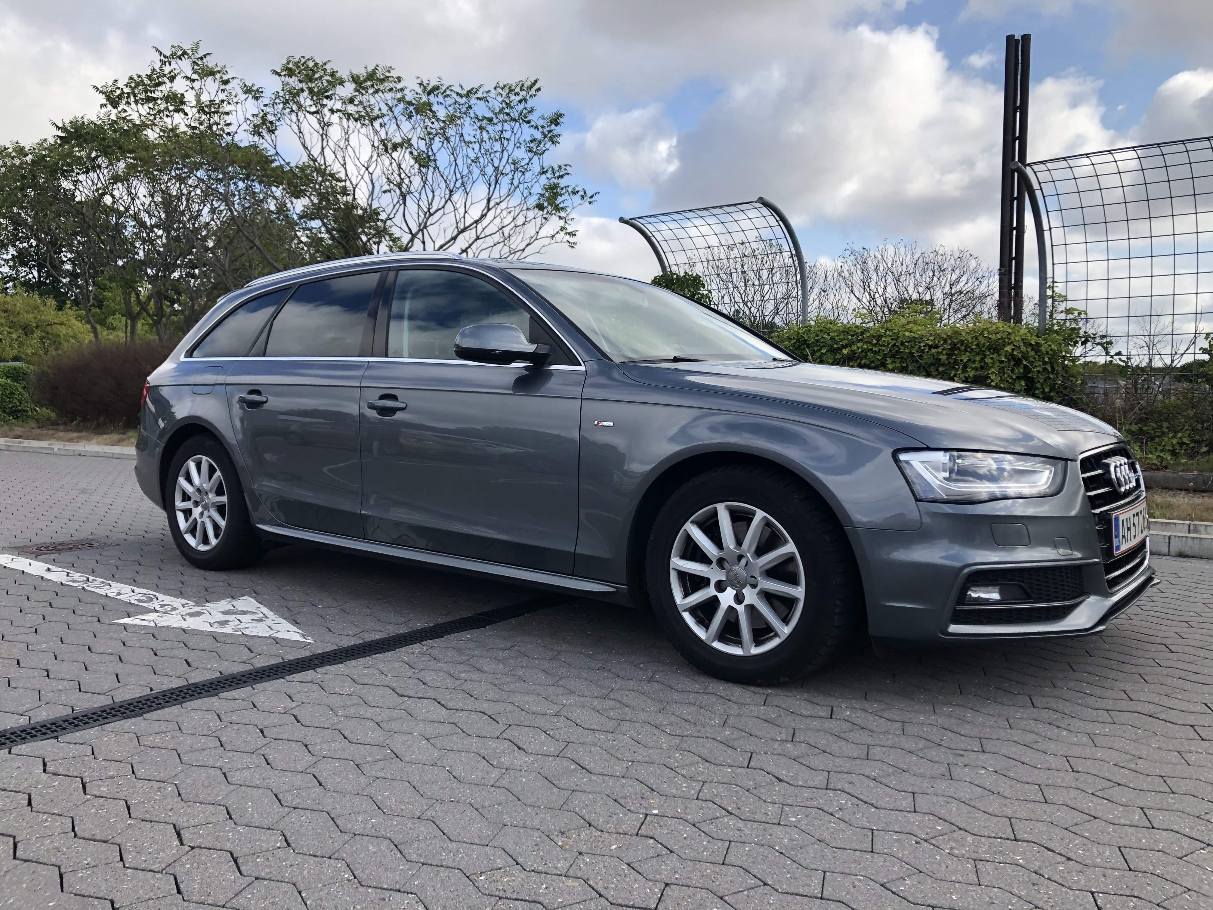 Grå Audi A4 fra 2014