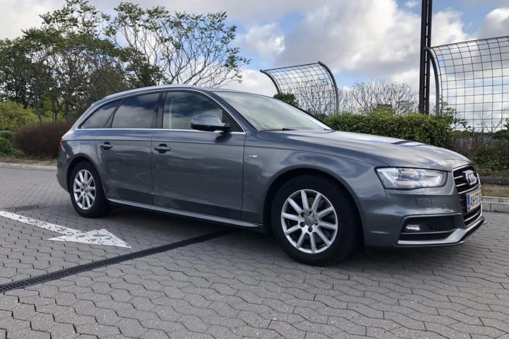 Grå Audi A4 fra 2014