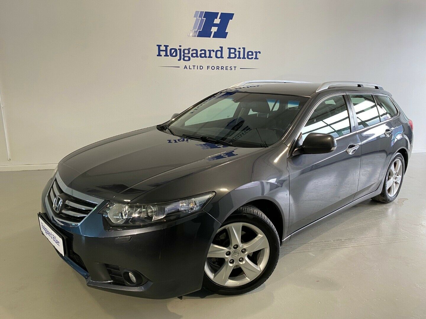 Grå Honda Accord fra 2011