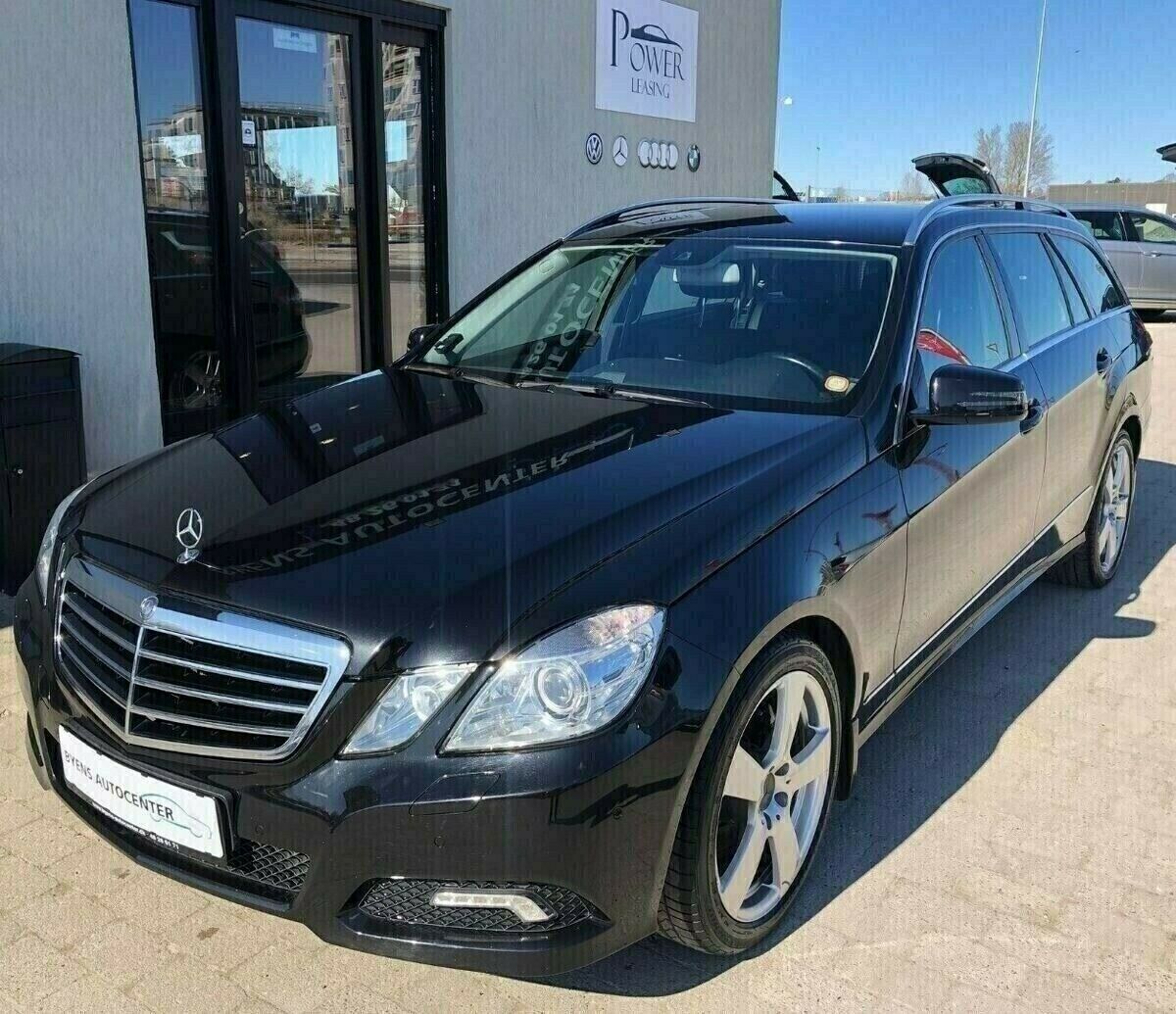 Grå Mercedes E350 fra 2010