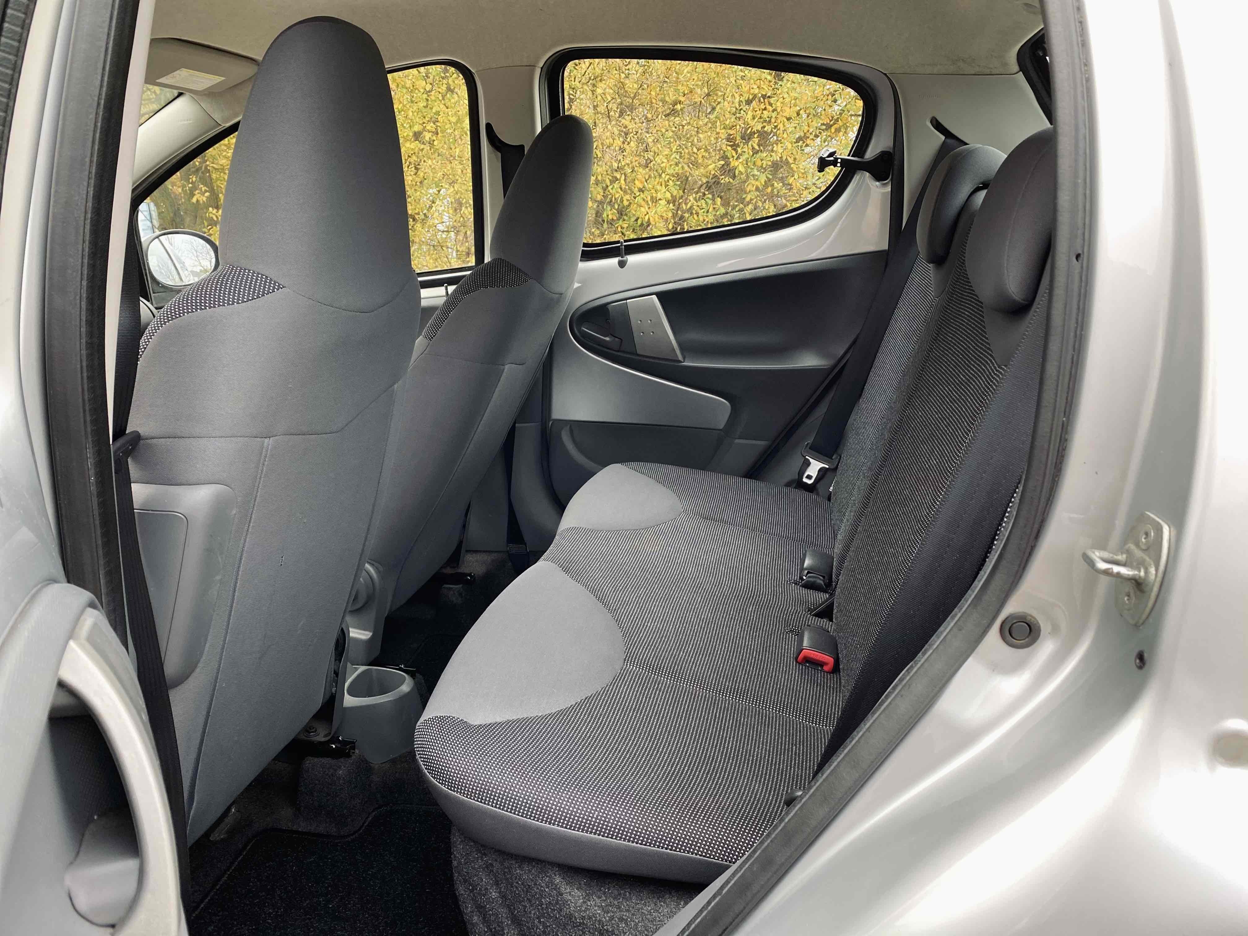 Sølv Peugeot 107 fra 2007