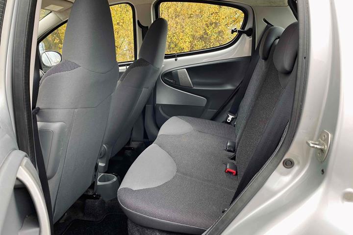 Sølv Peugeot 107 fra 2007