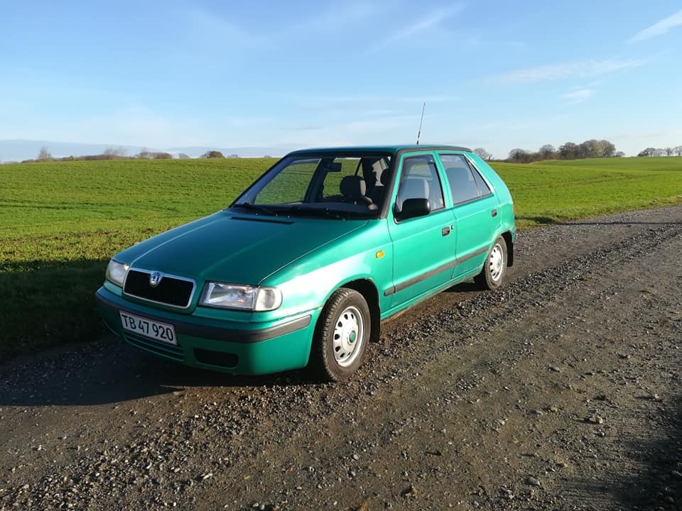 Grøn Skoda Felicia fra 1998