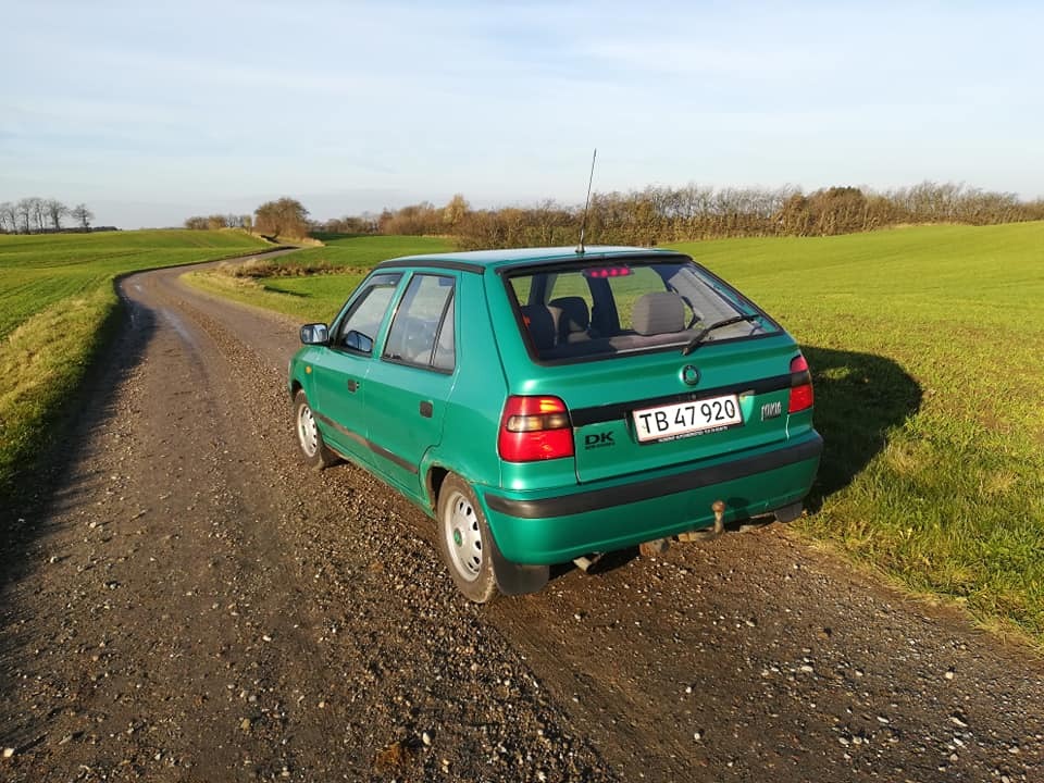Grøn Skoda Felicia fra 1998