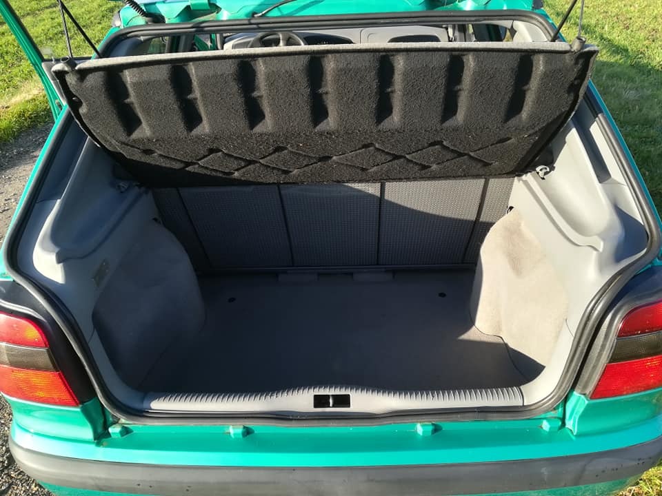 Grøn Skoda Felicia fra 1998