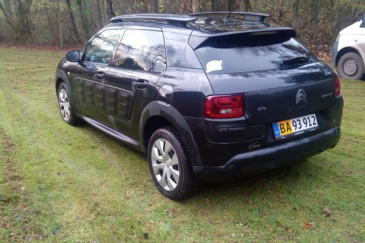 Sort Citroën C4 Cactus fra 2016