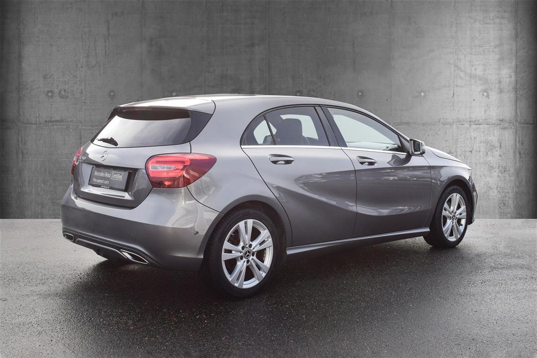 Grå Mercedes A200 fra 2017