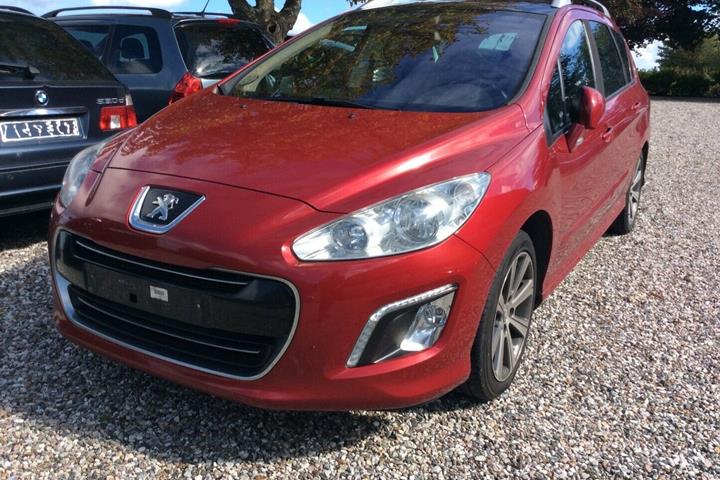 Rød Peugeot 308 fra 2013