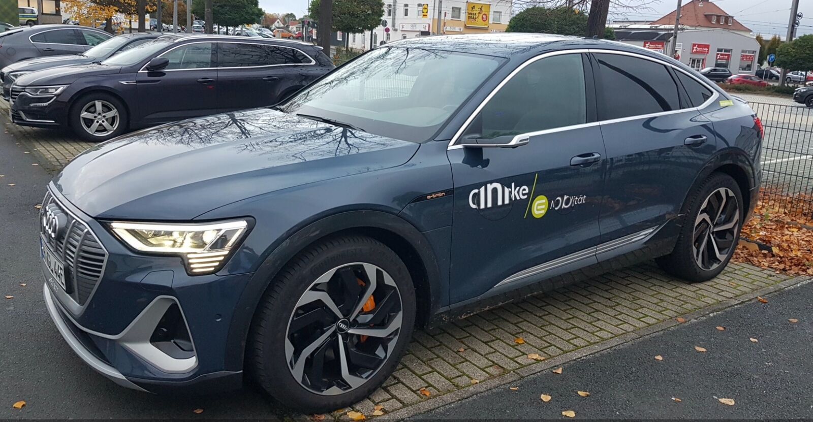 Blå Audi e-tron fra 2020