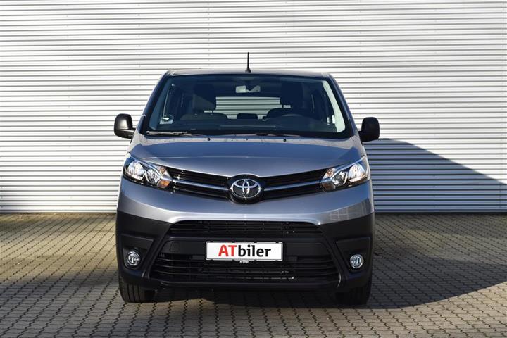Grå Toyota Proace Verso fra 2021