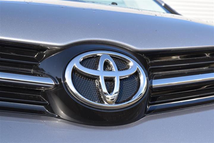 Grå Toyota Proace Verso fra 2021