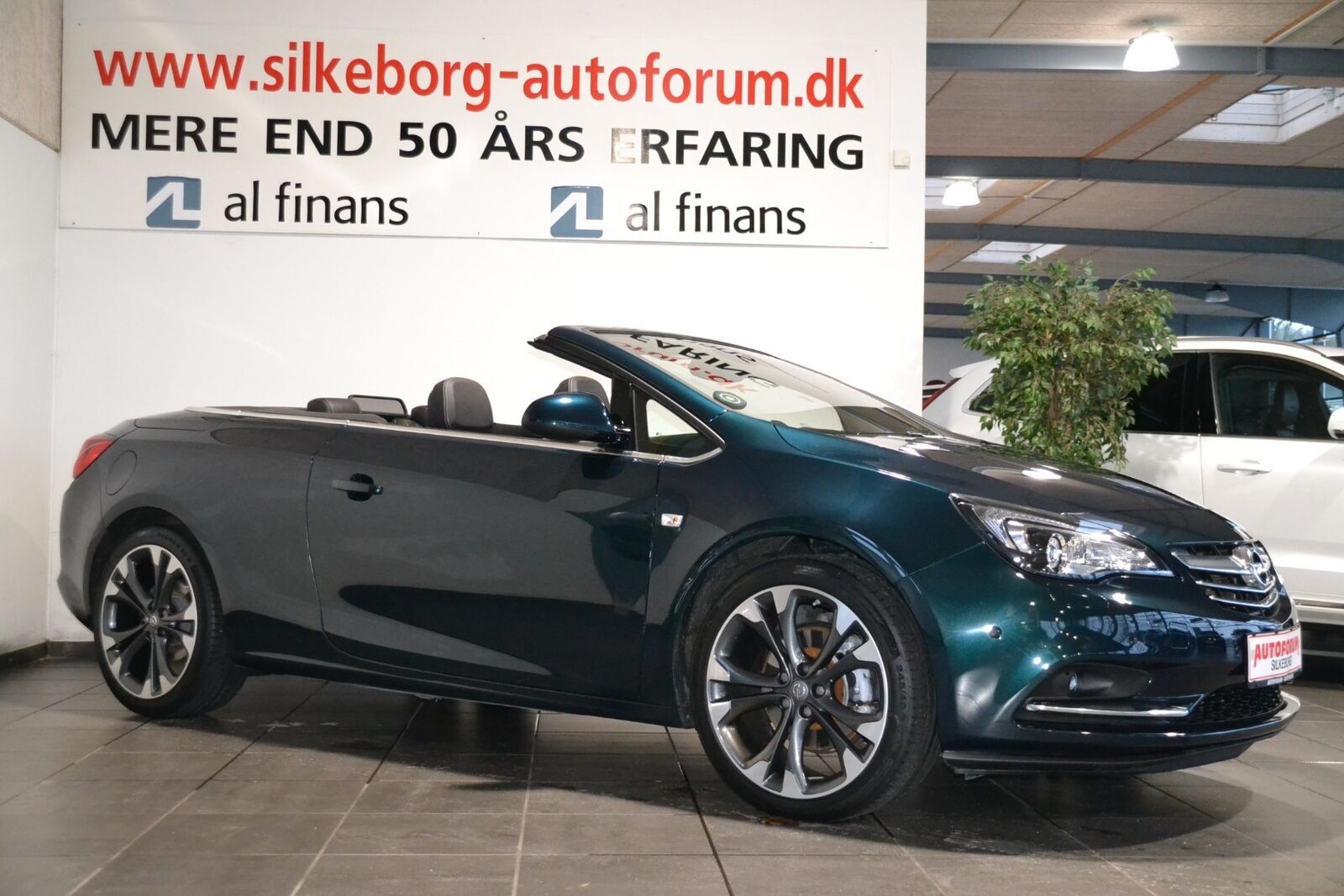 Grøn Opel Cascada fra 2018