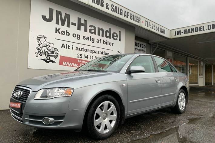 Grå Audi A4 fra 2005