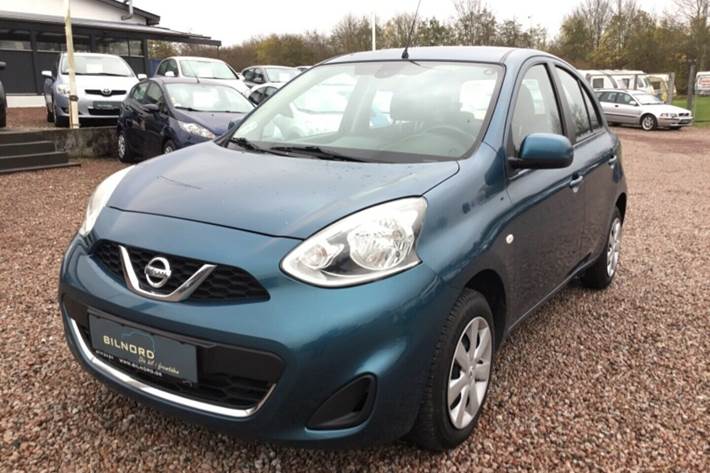 Blå Nissan Micra fra 2013