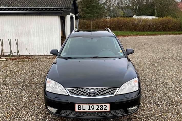 Sort Ford Mondeo fra 2006