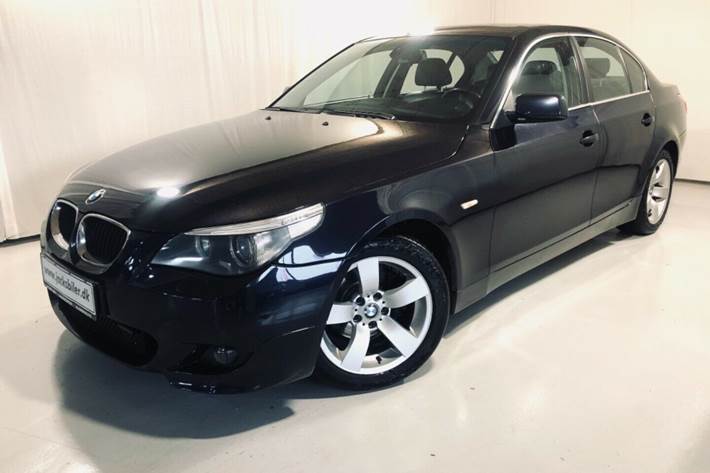 Blå BMW 525d fra 2006
