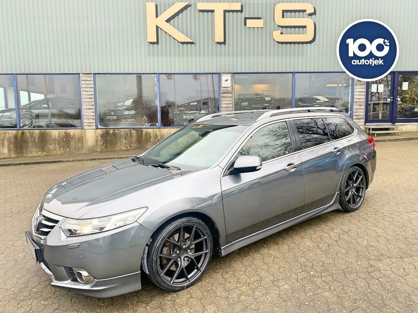 Grå Honda Accord fra 2011