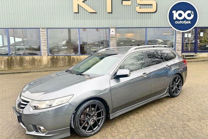 Grå Honda Accord fra 2011