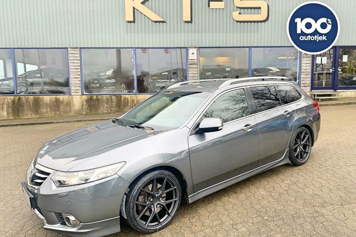 Grå Honda Accord fra 2011