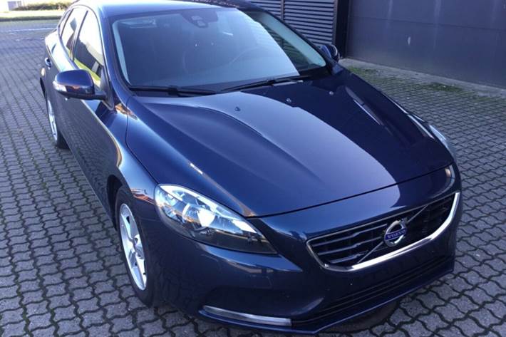 Blå Volvo V40 fra 2013