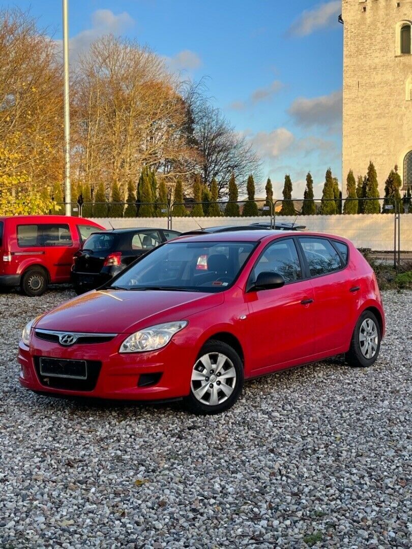 Grå Hyundai i30 fra 2007