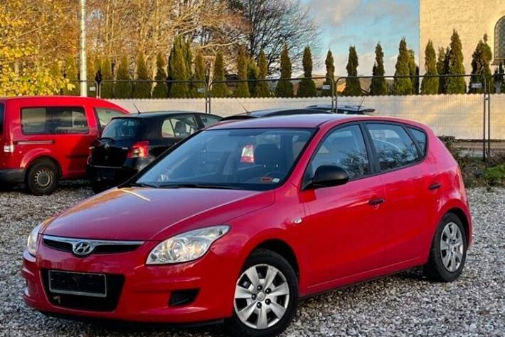Grå Hyundai i30 fra 2007