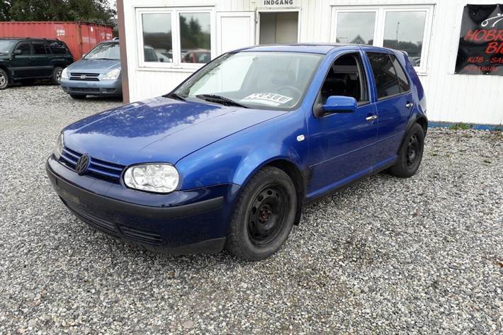 Blå VW Golf III fra 1998