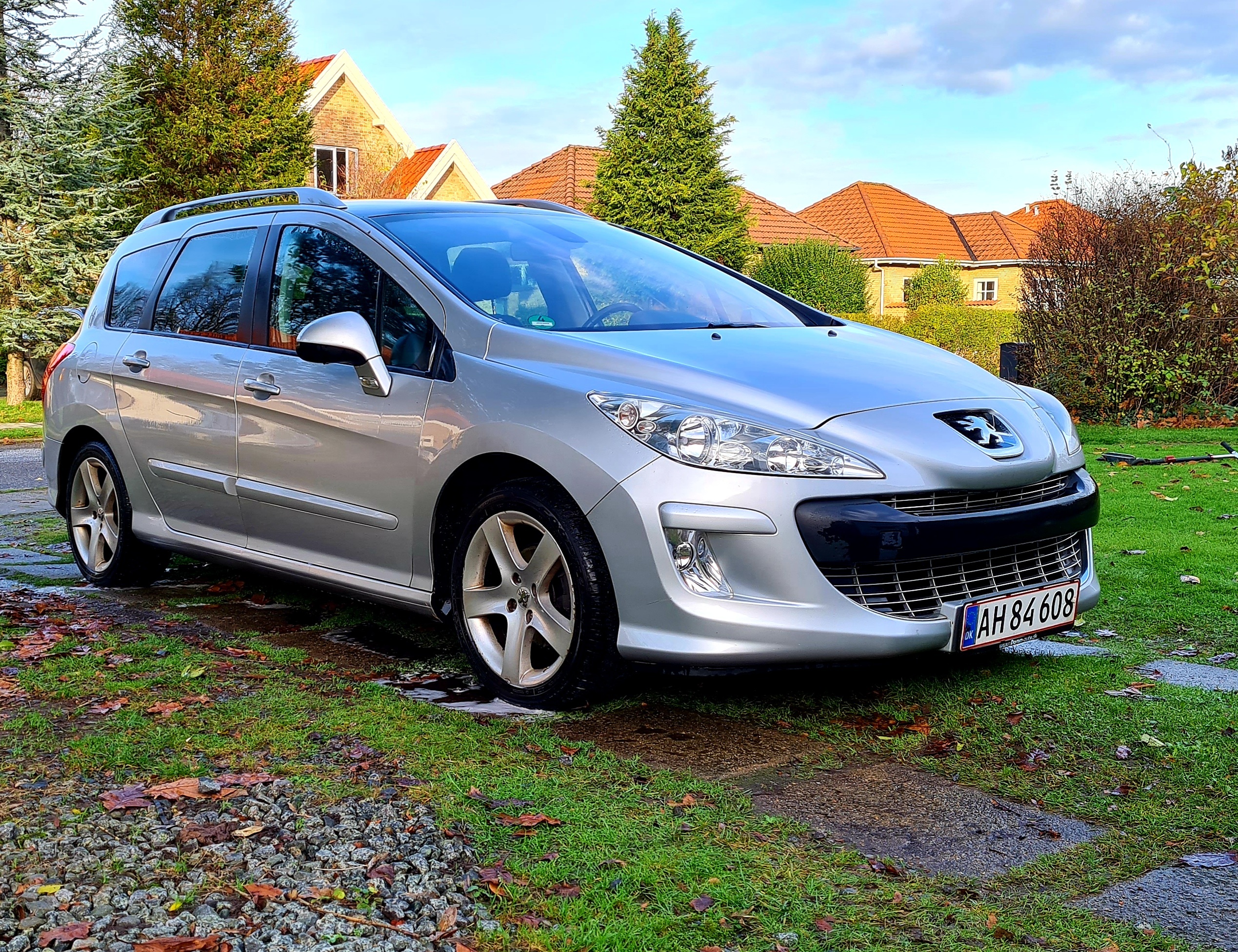 Sølv Peugeot 308 fra 2009