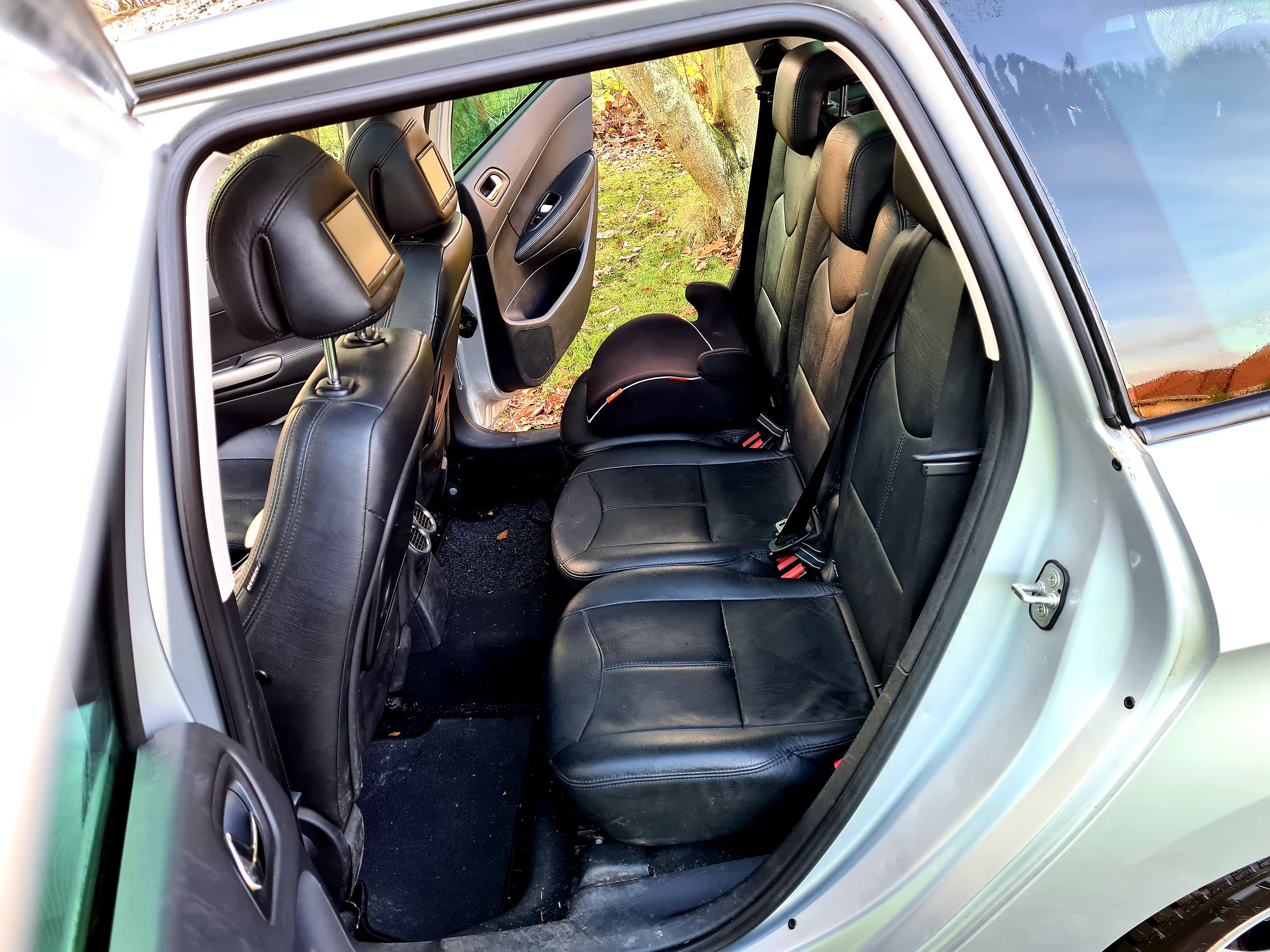 Sølv Peugeot 308 fra 2009